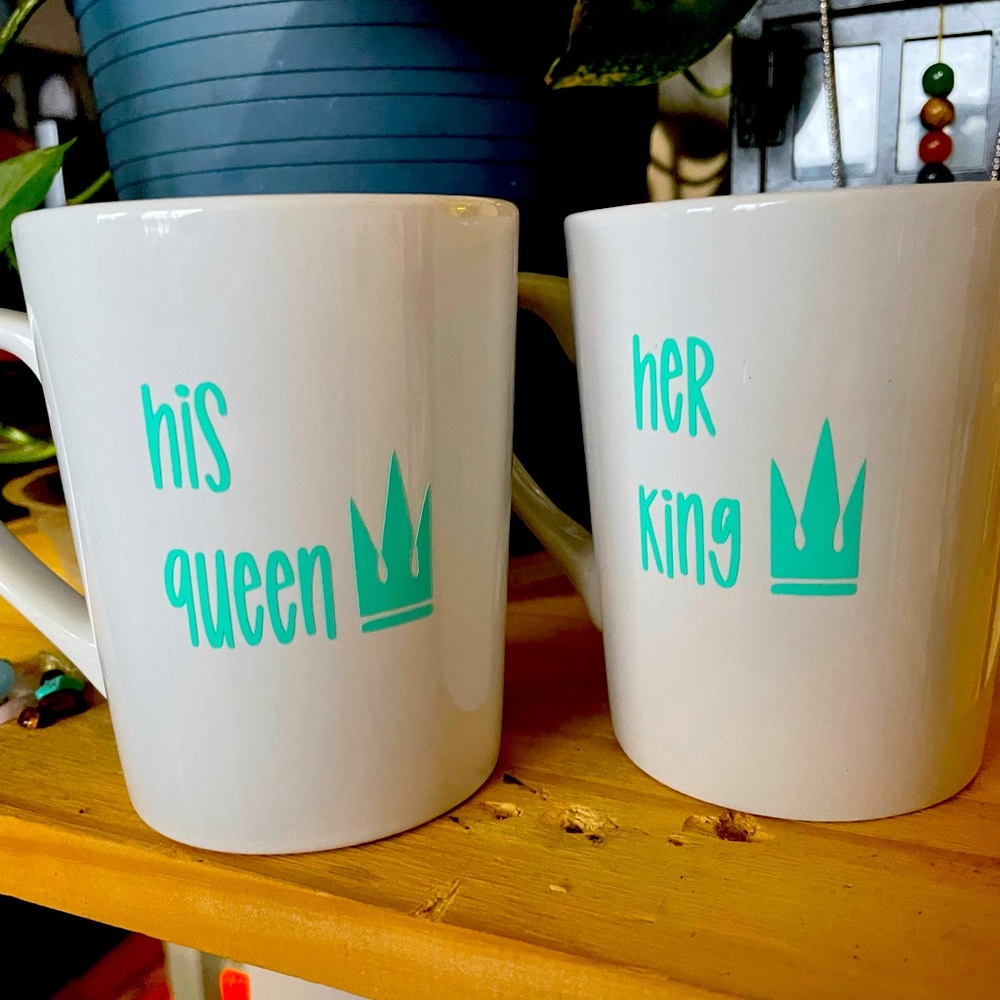 Personalized her king, his queen set of mugs